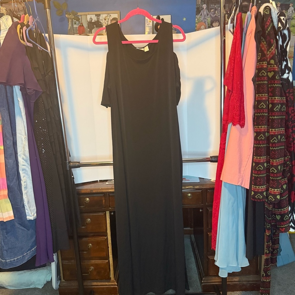 Chico's size 3 Maxi Black Cold Shoulder Short Sleeve Dress